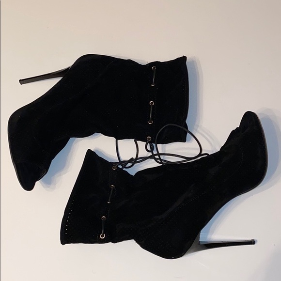 Mona Mia Black Booties - Picture 2 of 5